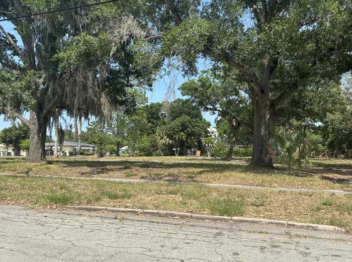 photo 4: 719 Georgia Avenue, Fort Pierce FL 34950