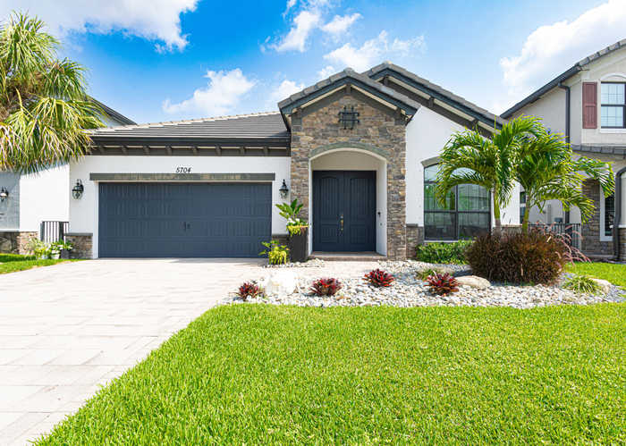 photo 1: 5704 Sandbirch Way, Lake Worth FL 33463