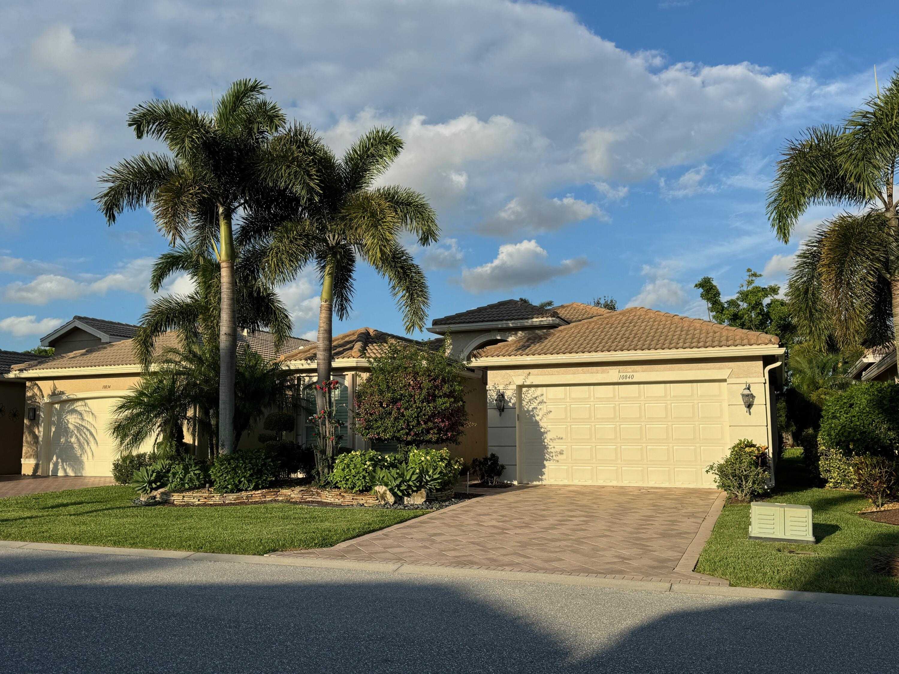 photo 1: 10840 Thomas Lake Mnr Manor, Boynton Beach FL 33473