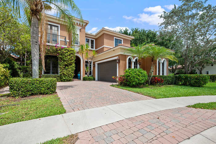 photo 2: 17976 Villa Club Way, Boca Raton FL 33496