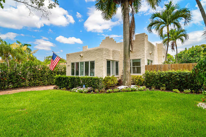 photo 2: 813 Avon Road, West Palm Beach FL 33401