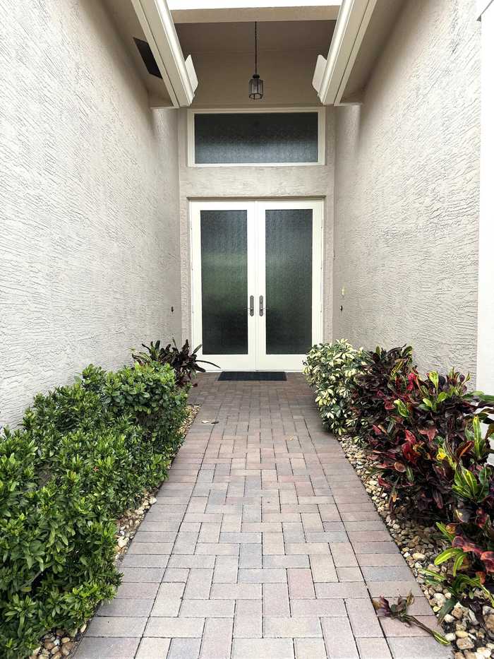 photo 2: 9809 Halston Manor, Boynton Beach FL 33473