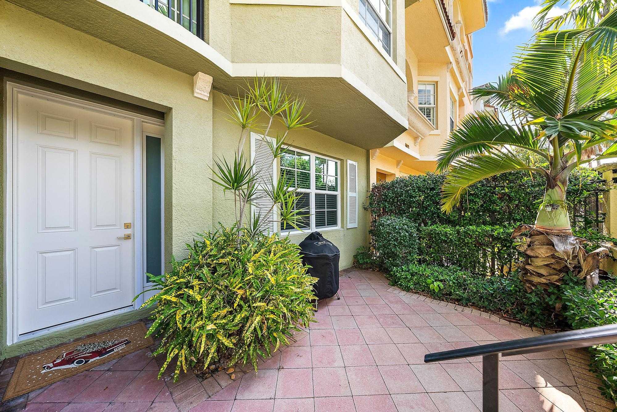 photo 3: 2570 Gardens Parkway Unit 3702, Palm Beach Gardens FL 33410