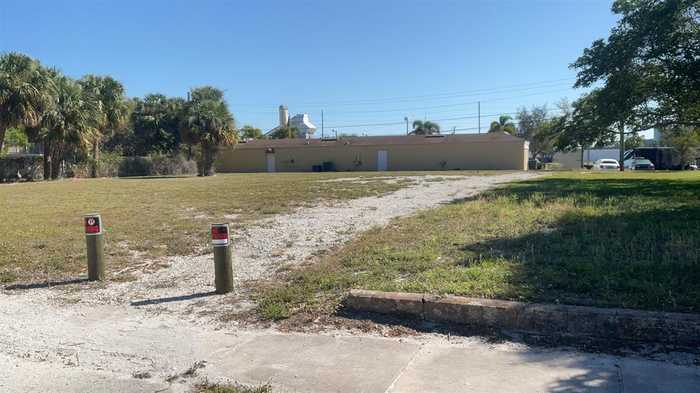 photo 1: 534 5th S Street, Fort Pierce FL 34950