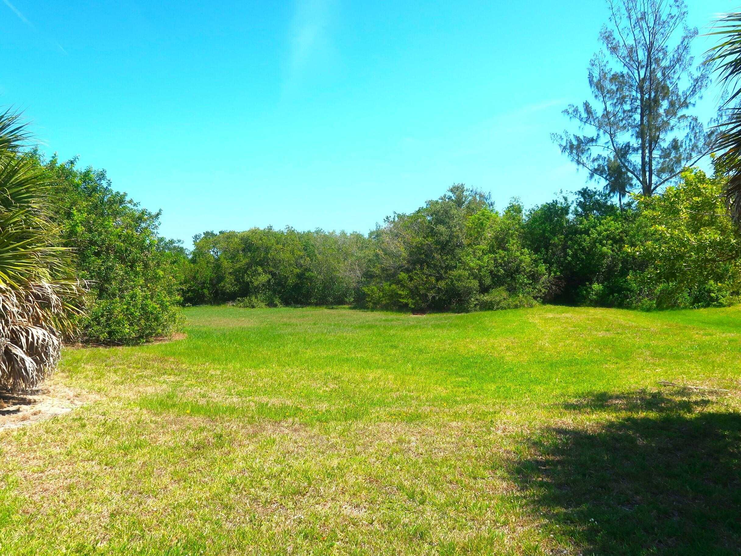 photo 2: 1880 Bayview Court, Vero Beach FL 32963