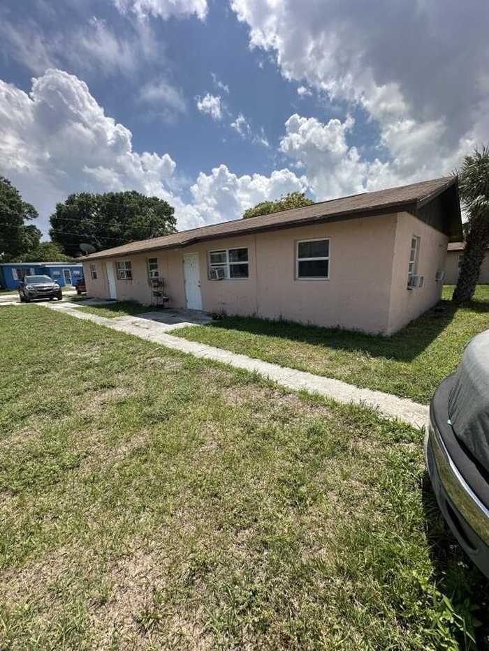 photo 1: 1225 Avenue K, Fort Pierce FL 34950