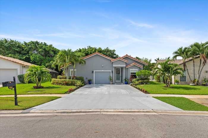 photo 1: 10167 Camelback Lane, Boca Raton FL 33498