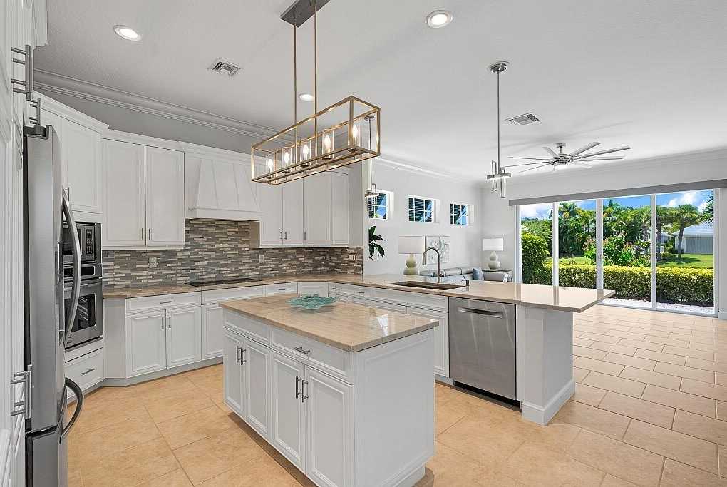 photo 3: 9160 Seasons Terrace, Vero Beach FL 32963