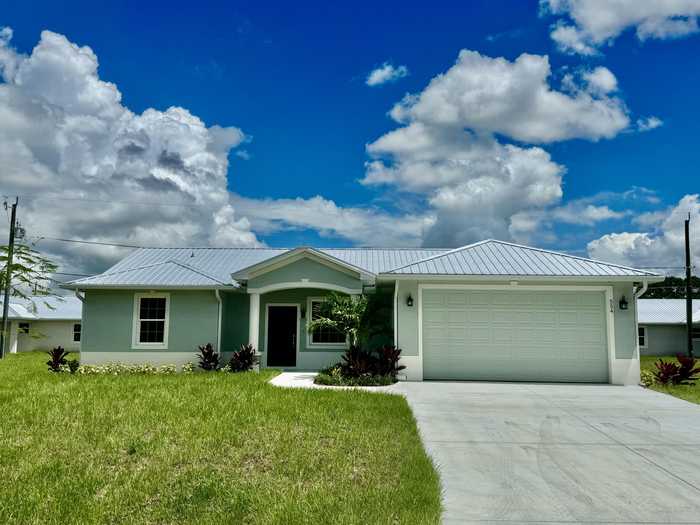 photo 1: 554 35th Terrace, Okeechobee FL 34974