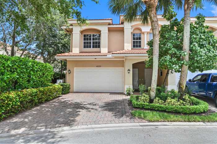 photo 1: 4930 Vine Cliff Way, Palm Beach Gardens FL 33418