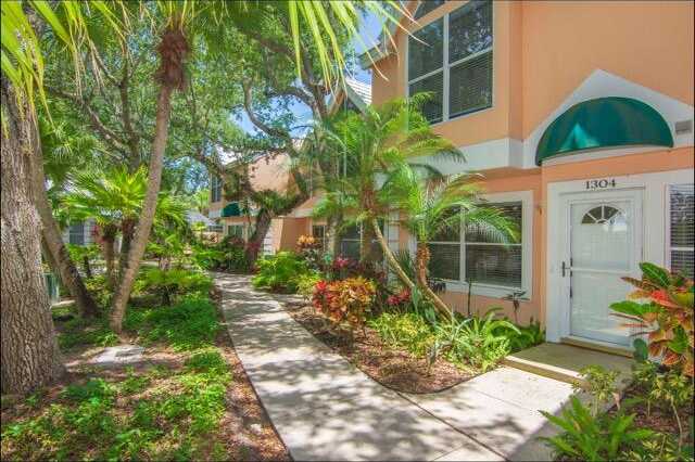 photo 2: 1304 Coral Park Lane Unit 102, Vero Beach FL 32963