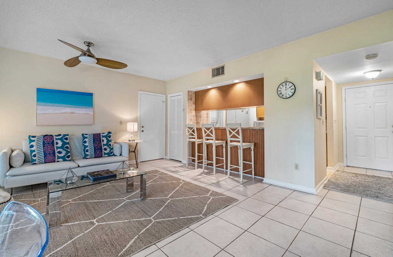 photo 3: 13334 Polo Club Road Unit 238, Wellington FL 33414