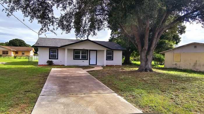 photo 1: 2514 Ave Q, Fort Pierce FL 34947