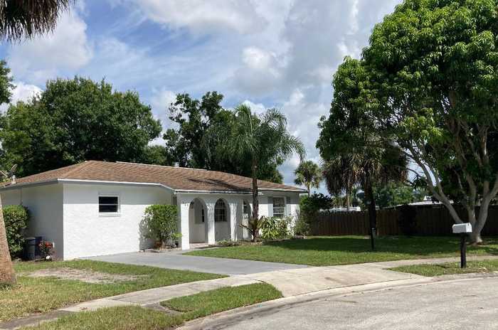 photo 1: 565 21st Avenue, Vero Beach FL 32962