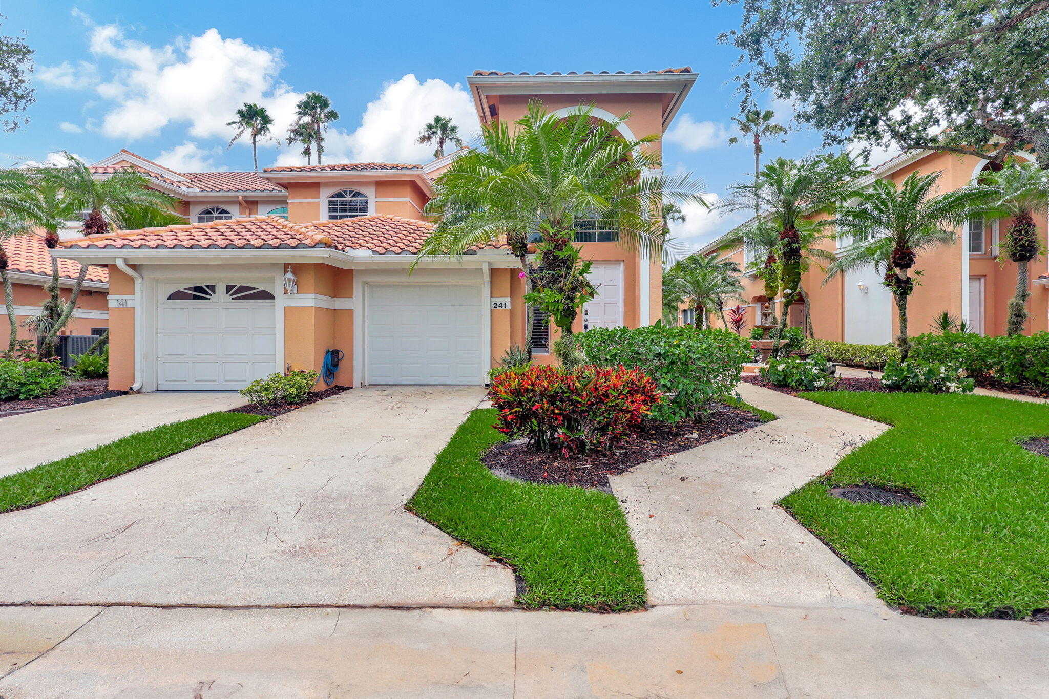 photo 1: 241 Legendary Circle, Palm Beach Gardens FL 33418