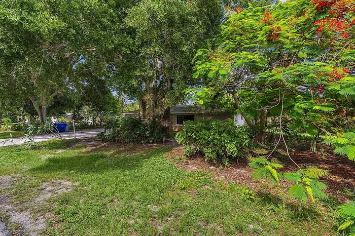 photo 25: 2606 52nd Avenue, Vero Beach FL 32966