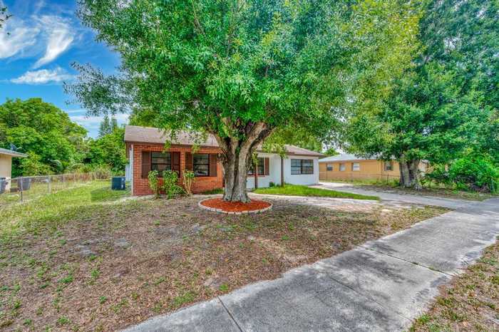 photo 2: 2707 Kingsley Drive, Fort Pierce FL 34946