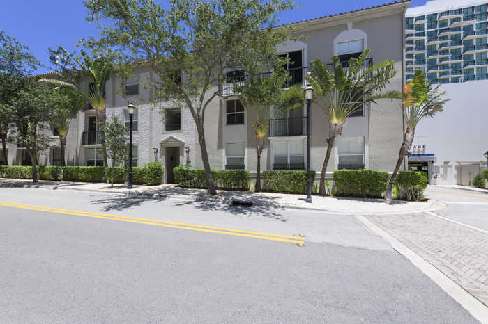 photo 1: 560 Sapodilla Avenue Unit 303, West Palm Beach FL 33401