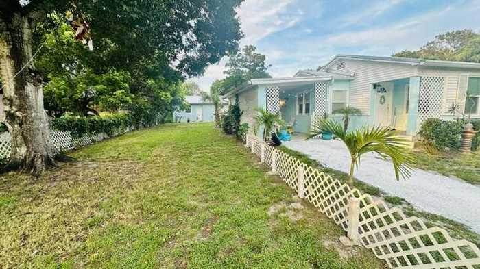 photo 1: 1212 Raymond Avenue, Fort Pierce FL 34950