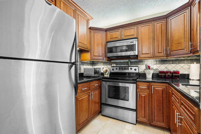 photo 1: 400 20th Street Unit B204, Boca Raton FL 33431