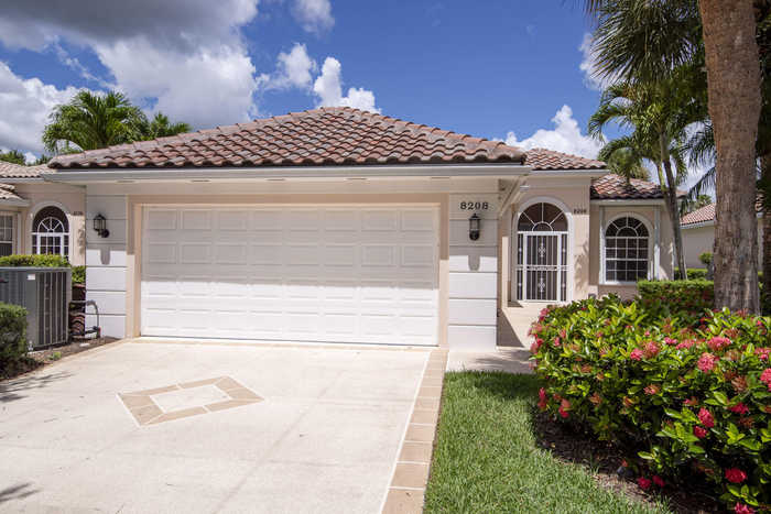 photo 2: 8208 Palm Hammock Lane, Hobe Sound FL 33455