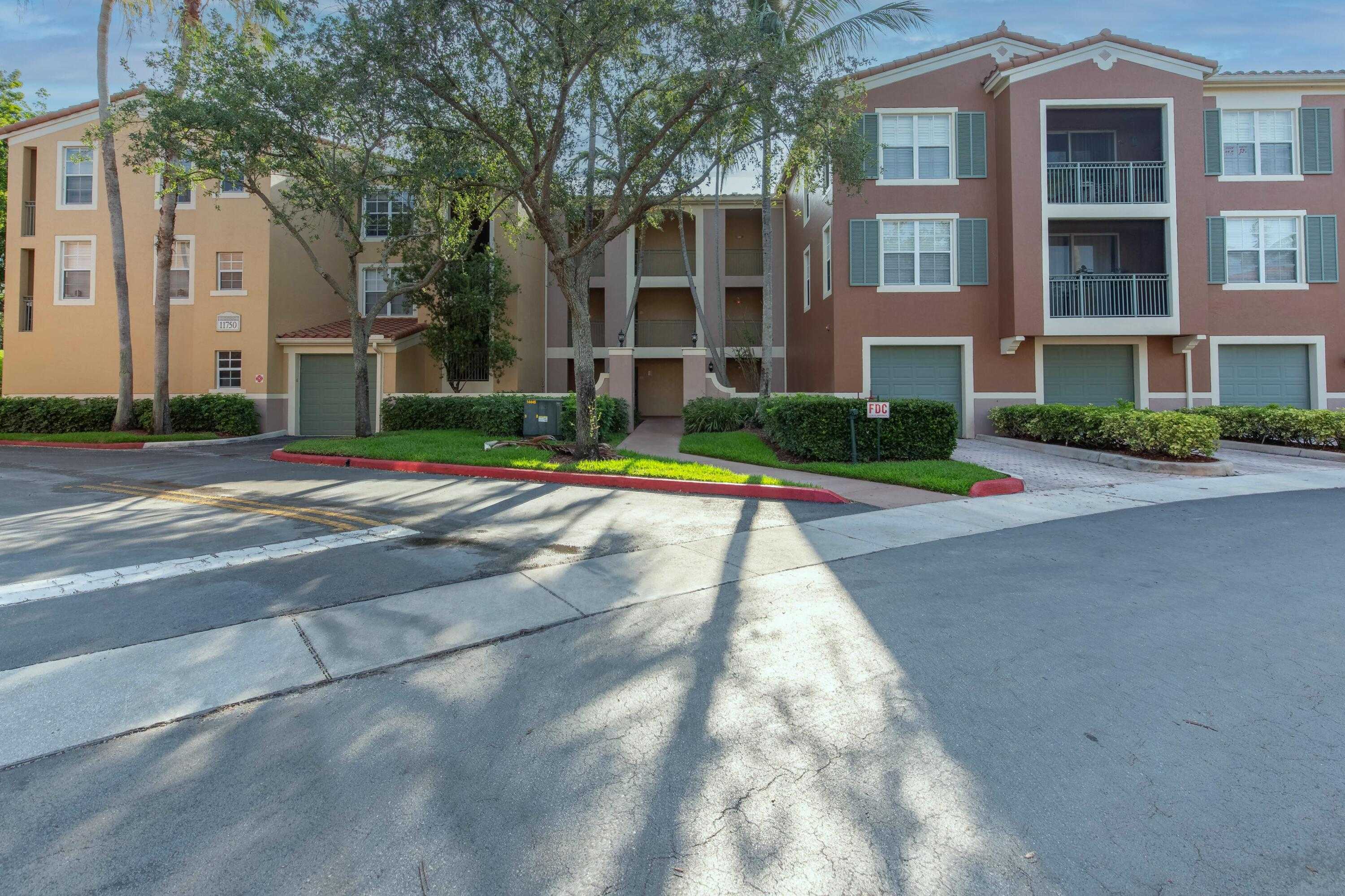 photo 2: 11750 Saint Andrews Place Unit 202, Wellington FL 33414