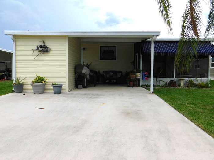 photo 2: 526 Hemingway Terrace Unit 2, Fort Pierce FL 34982