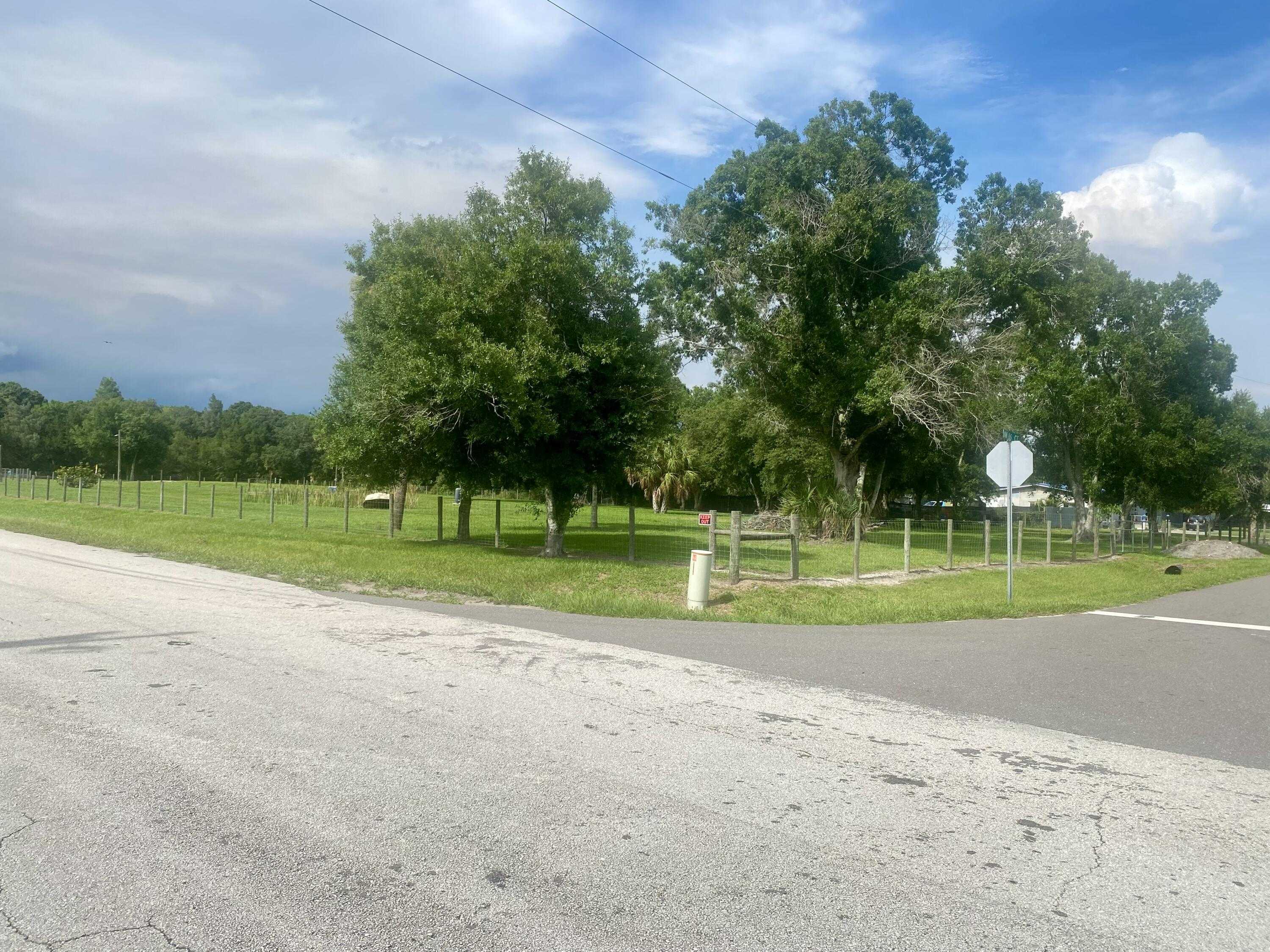 photo 1: 7915 86th Court, Okeechobee FL 34972