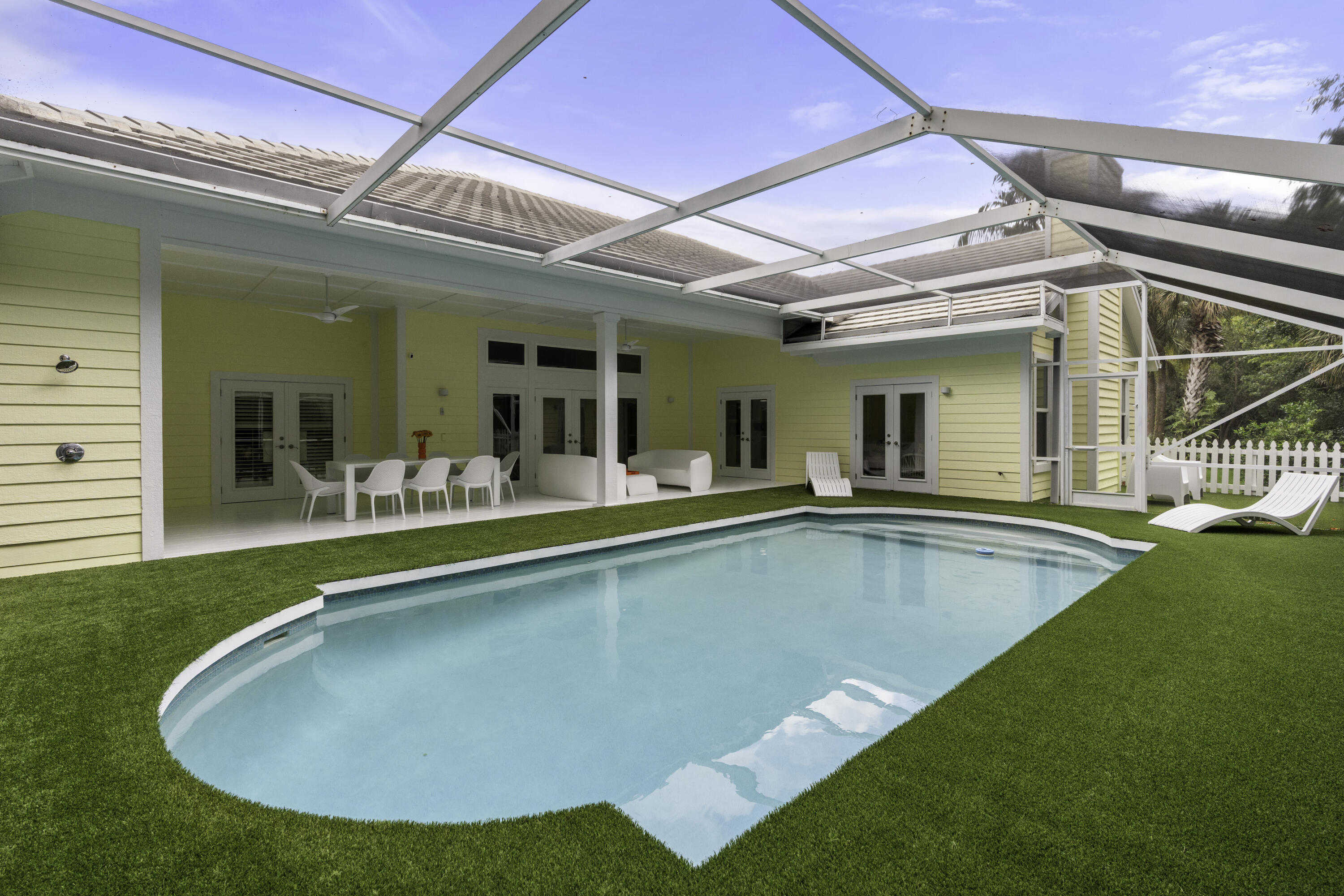 photo 2: 136 River Drive, Jupiter FL 33458