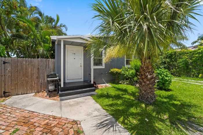 photo 2: 3593 Elizabeth Street, Palm Springs FL 33461