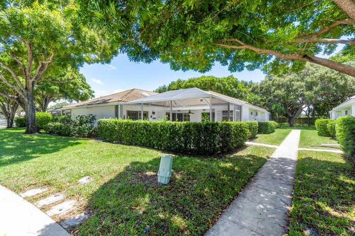 photo 1: 7002 Geminata Oak Court, Palm Beach Gardens FL 33410