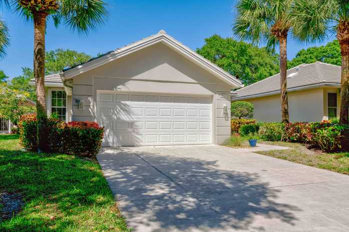 photo 2: 2027 Bedford Drive, Palm Beach Gardens FL 33403