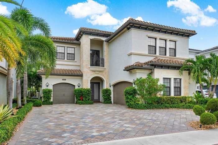 photo 1: 9813 Vitrail Lane, Delray Beach FL 33446