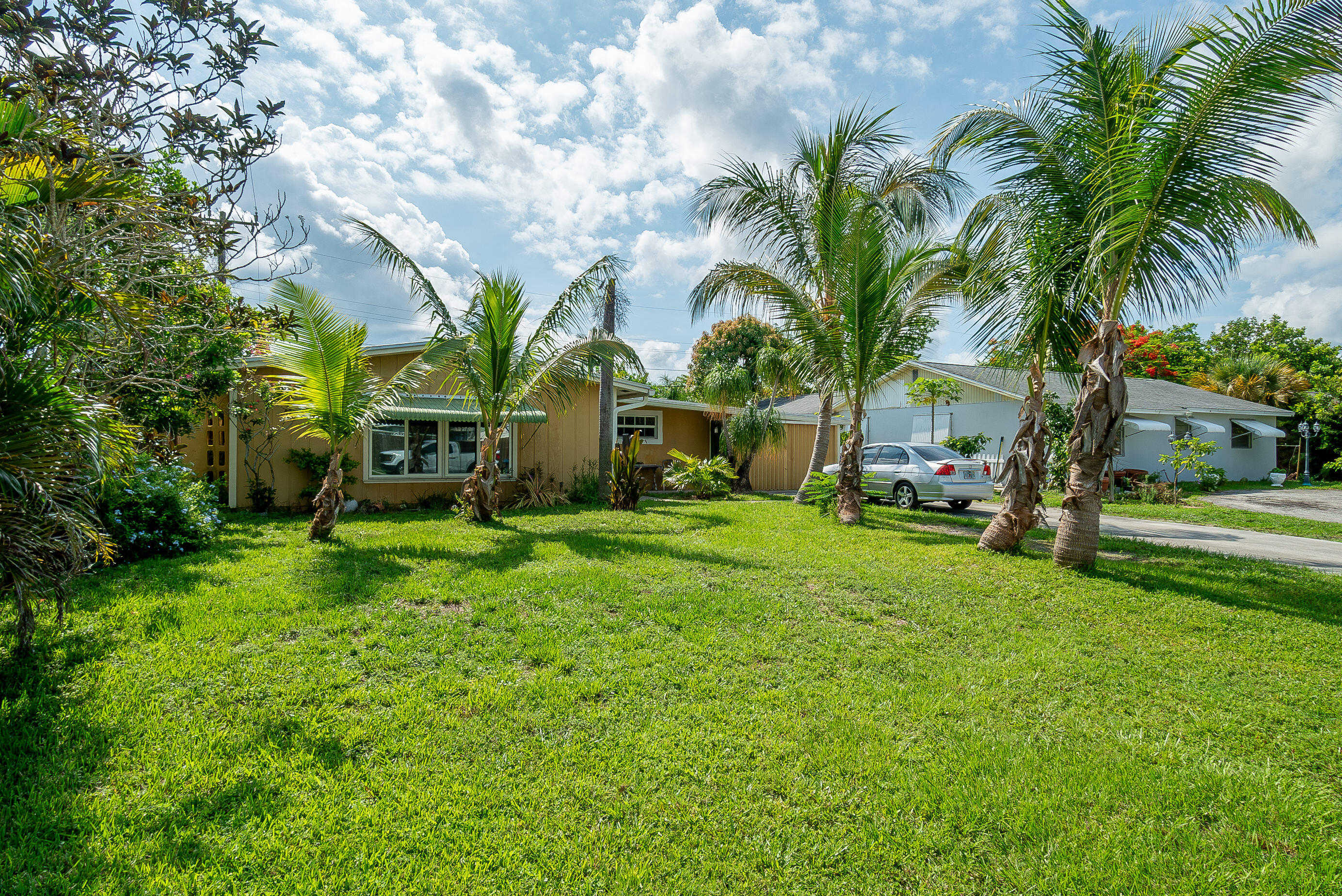 photo 2: 403 Whitney Drive, Jupiter FL 33458