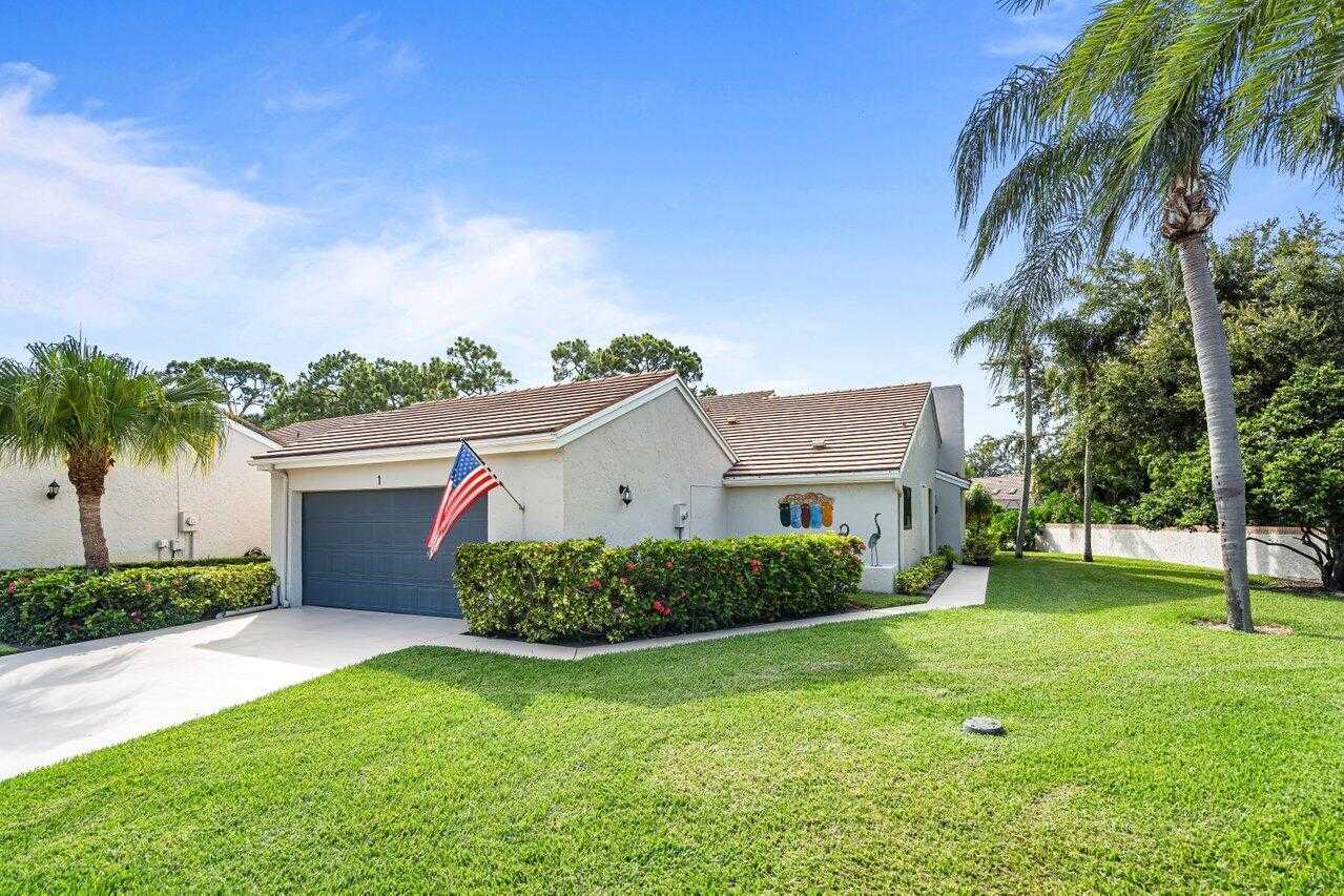 photo 1: 1 Edinburgh Drive, Palm Beach Gardens FL 33418