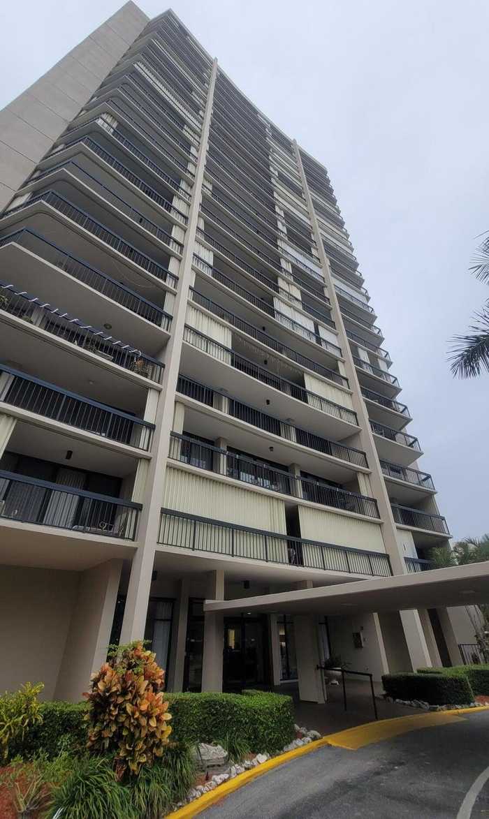 photo 1: 2425 Presidential Way Unit 402, West Palm Beach FL 33401