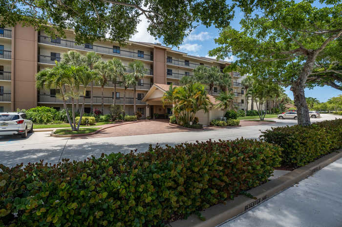 photo 2: 901 Seafarer Circle Unit 306, Jupiter FL 33477