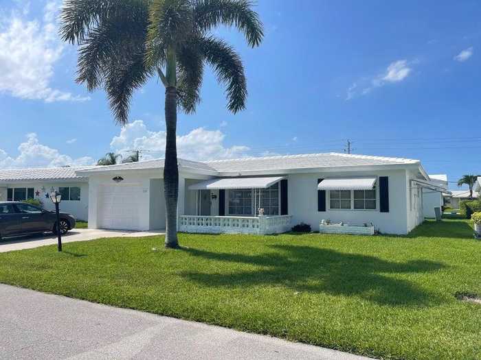 photo 1: 1103 3rd Avenue, Boynton Beach FL 33426