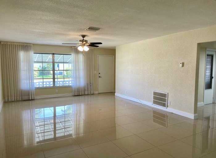 photo 2: 1103 3rd Avenue, Boynton Beach FL 33426