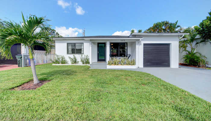 photo 1: 1613 J Terrace, Lake Worth Beach FL 33460