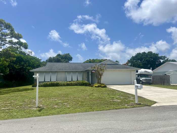 photo 2: 2704 Park Drive, Lake Worth FL 33462