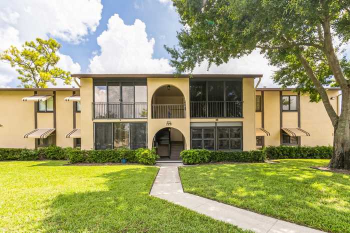 photo 1: 220 Pine Hov Circle Unit D-2, Greenacres FL 33463