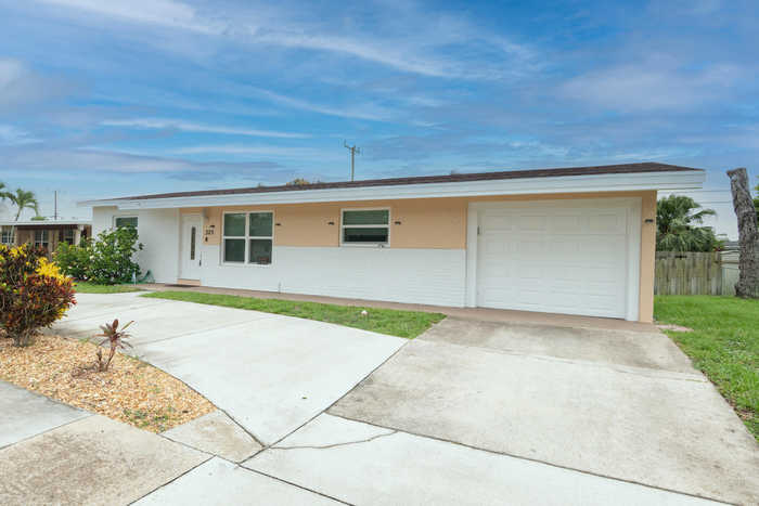 photo 1: 325 Greenbrier Drive, Palm Springs FL 33461