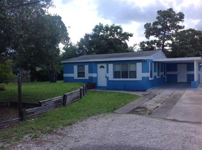 photo 1: 4805 Anglevilla Drive, Fort Pierce FL 34947