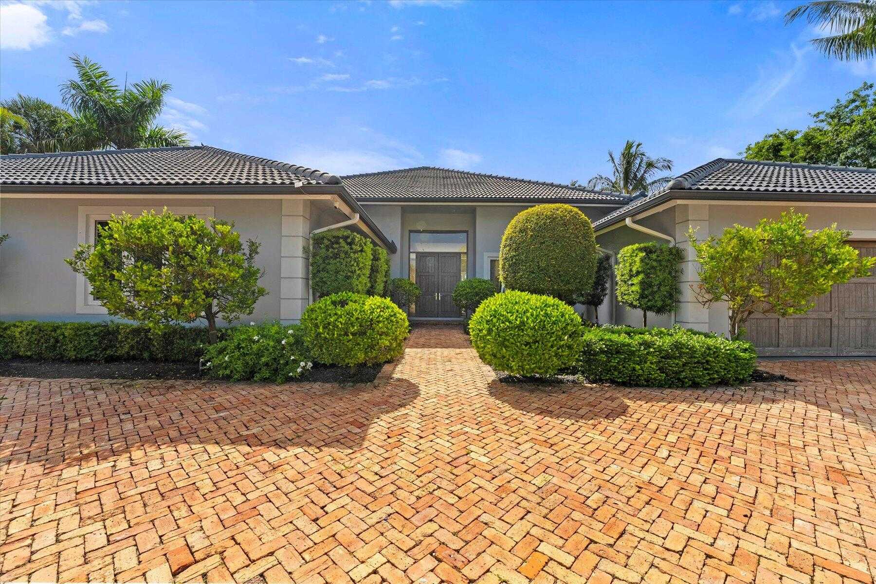 photo 3: 2440 Golf Brook Drive, Wellington FL 33414