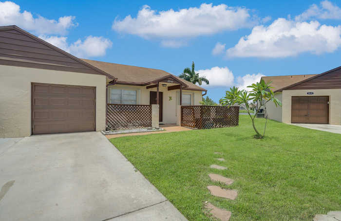 photo 1: 8543 Lake Point Court, Lake Worth FL 33467