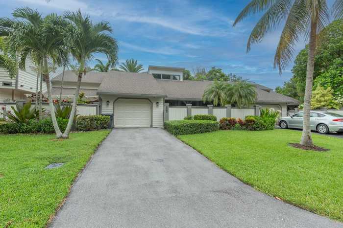 photo 2: 2586 Bedford Mews Drive, Wellington FL 33414