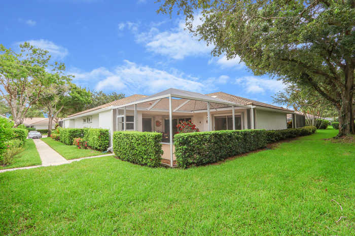 photo 1: 9404 Chapman Oak Court, Palm Beach Gardens FL 33410