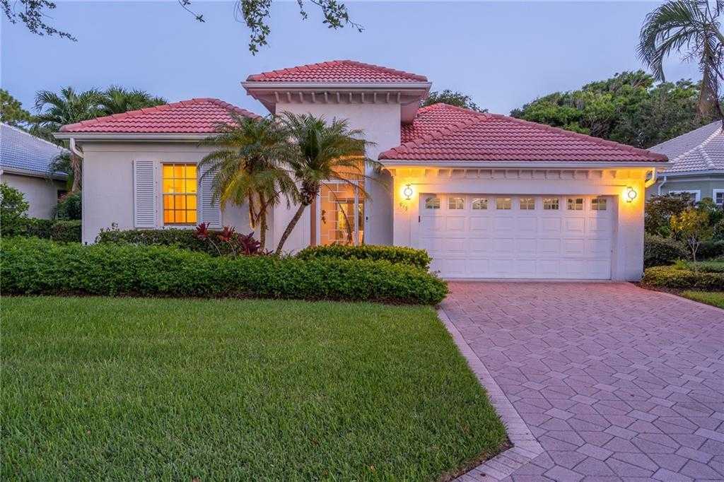 photo 2: 919 Island Club Square, Vero Beach FL 32963