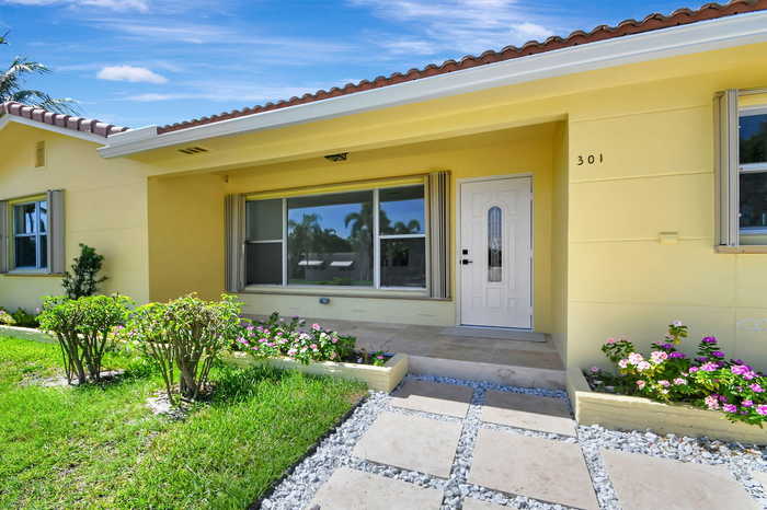 photo 2: 301 Wellesley Drive, Lake Worth Beach FL 33460